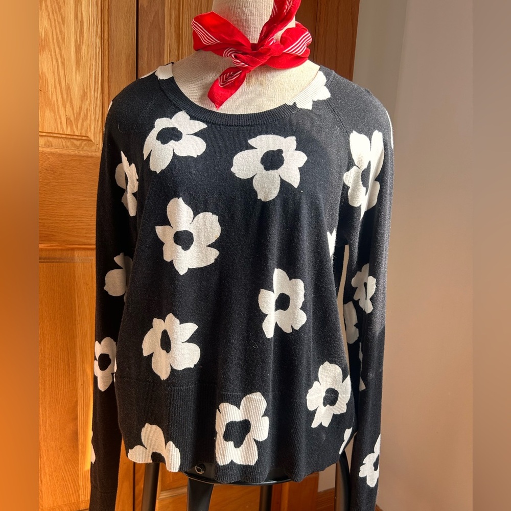 Sanctuary Black and White Floral Sweatshirt